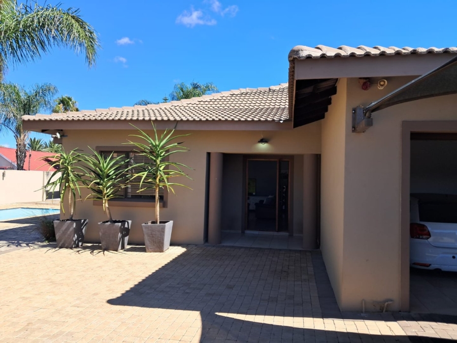 4 Bedroom Property for Sale in Hillcrest Northern Cape